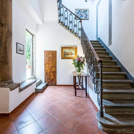 Santa Monaca Suites بيت ضيافة