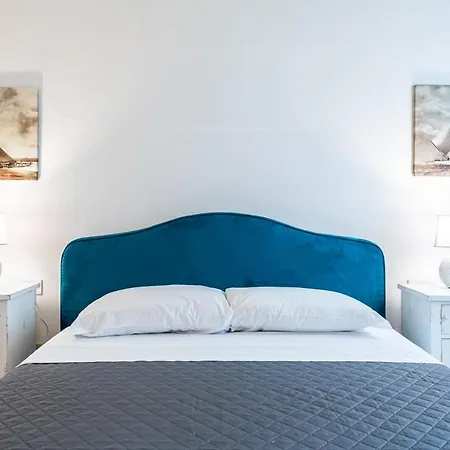 Santa Monaca Suites بيت ضيافة