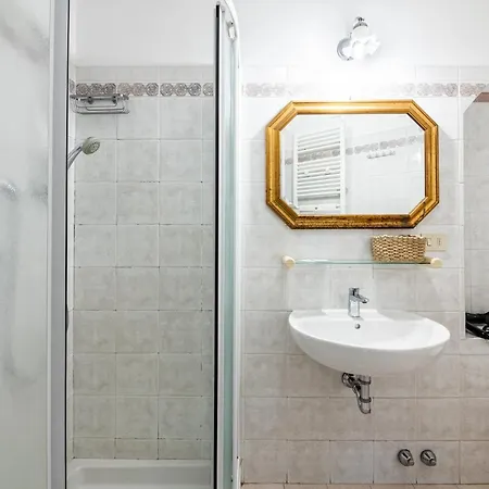 بيت ضيافة Santa Monaca Suites