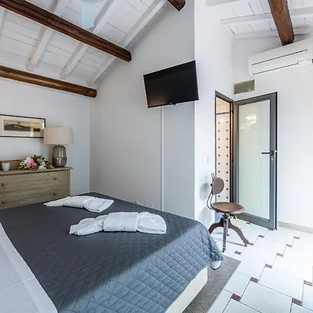 Santa Monaca Suites بيت ضيافة فلورنس