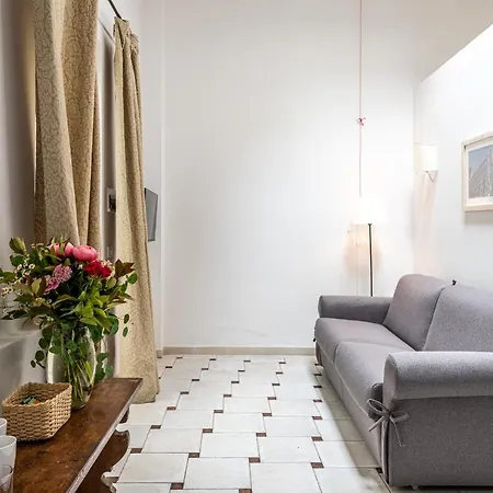 Santa Monaca Suites بيت ضيافة